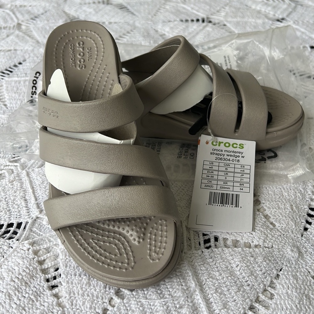 CROCS Monterey Strappy Wedge Size 5